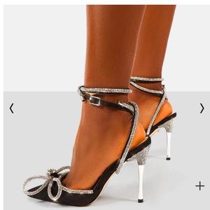 BLACK WRAP AROUND DIAMOND BOW POINTED TOE HIGH HEEL size 7